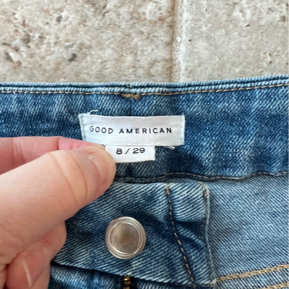 Good American Soft Tech Good Legs Ankle Slit Flare Jeans, Light Blue, 8/29 - Picture 7 of 11